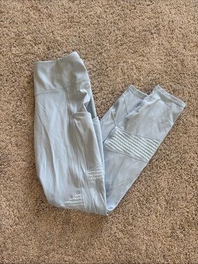 Fabletics Light Gray Quilted Seam Leggings